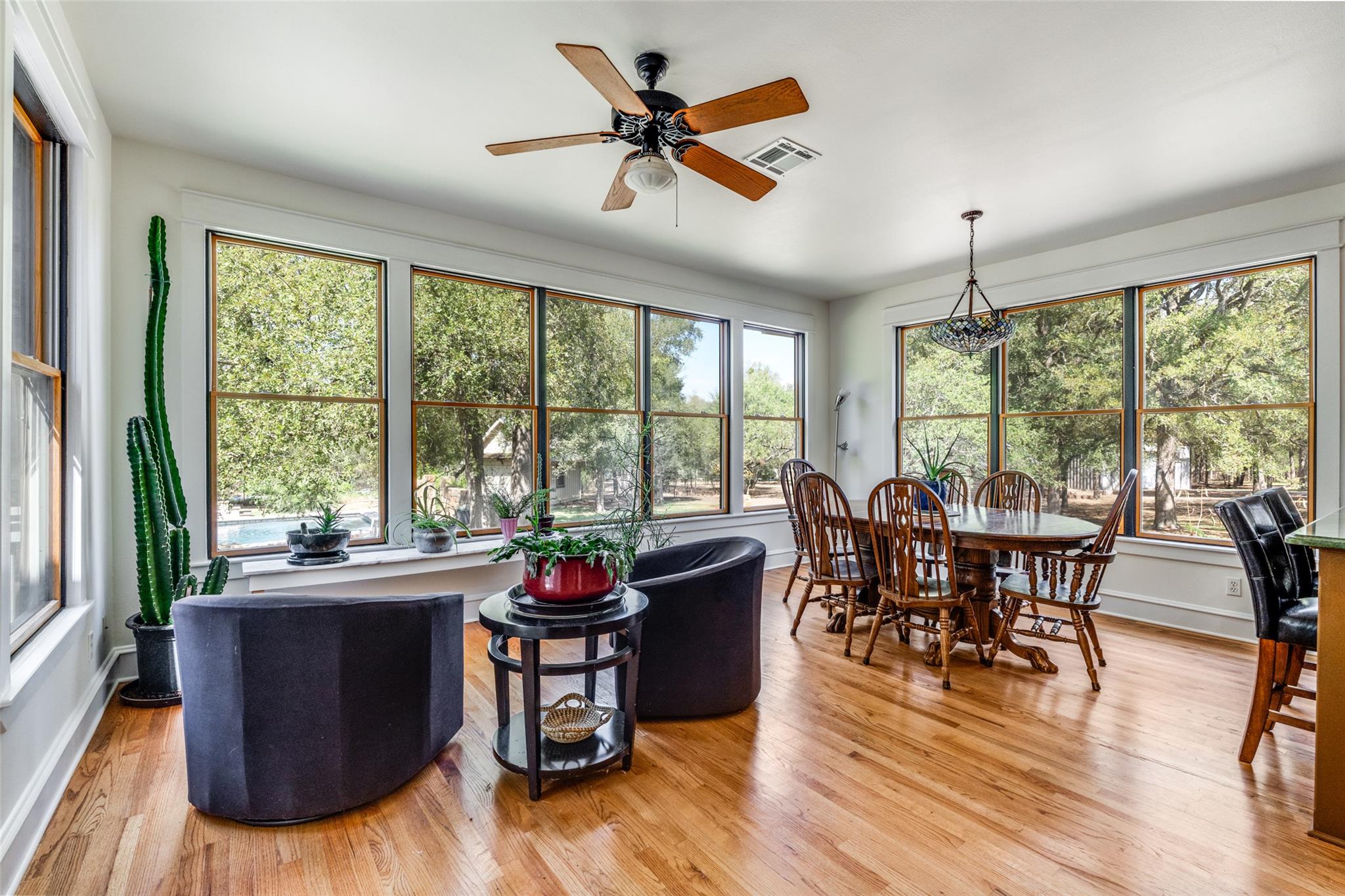 133 Concho Dr, Cedar Creek, TX 78612