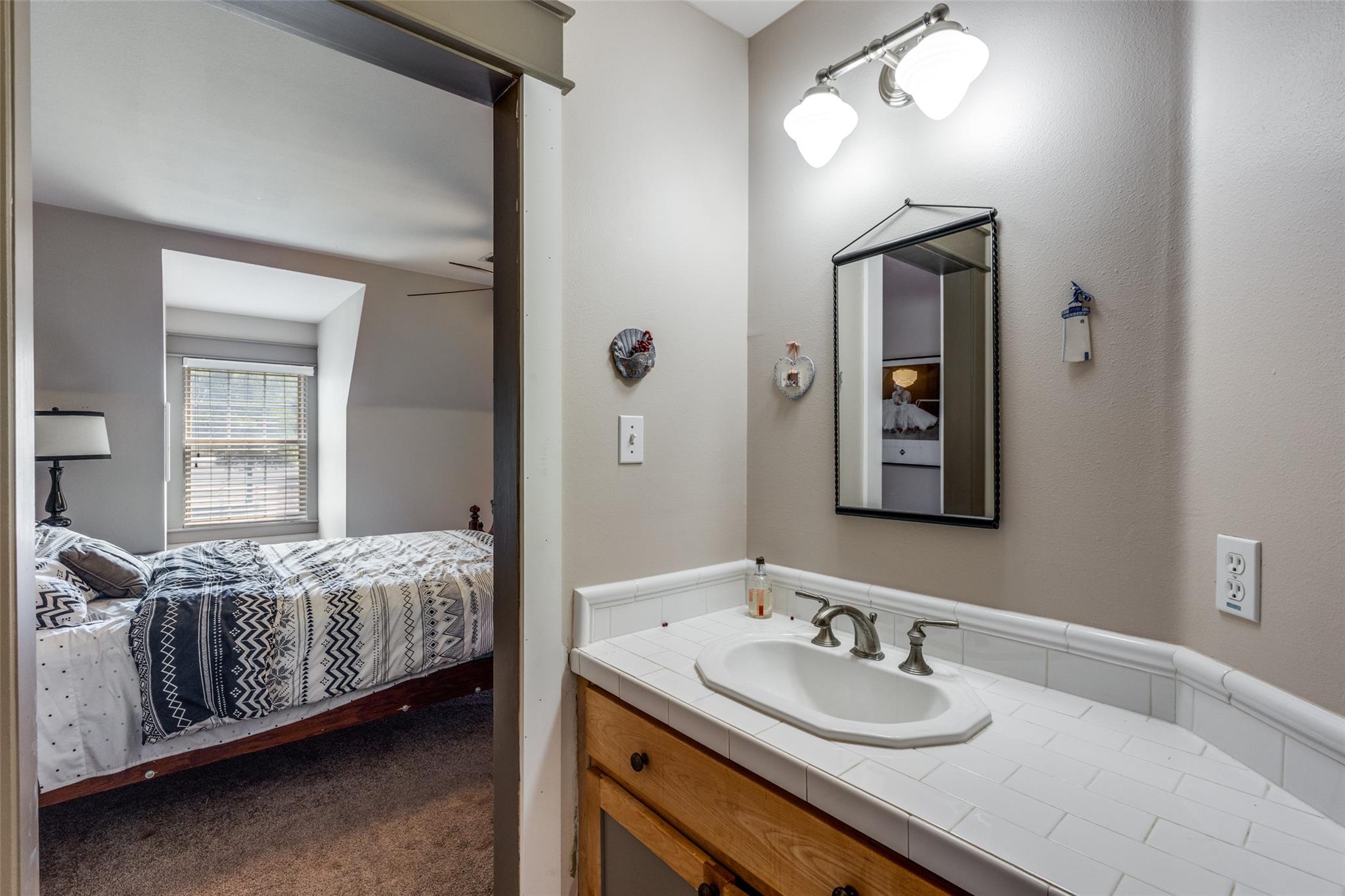 133 Concho Dr, Cedar Creek, TX 78612