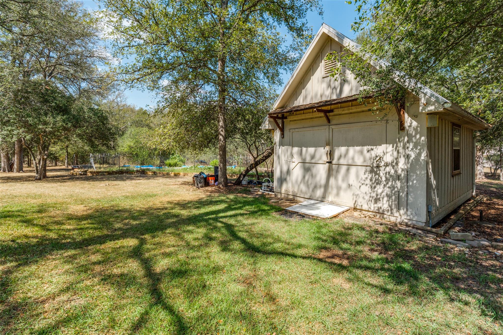 133 Concho Dr, Cedar Creek, TX 78612