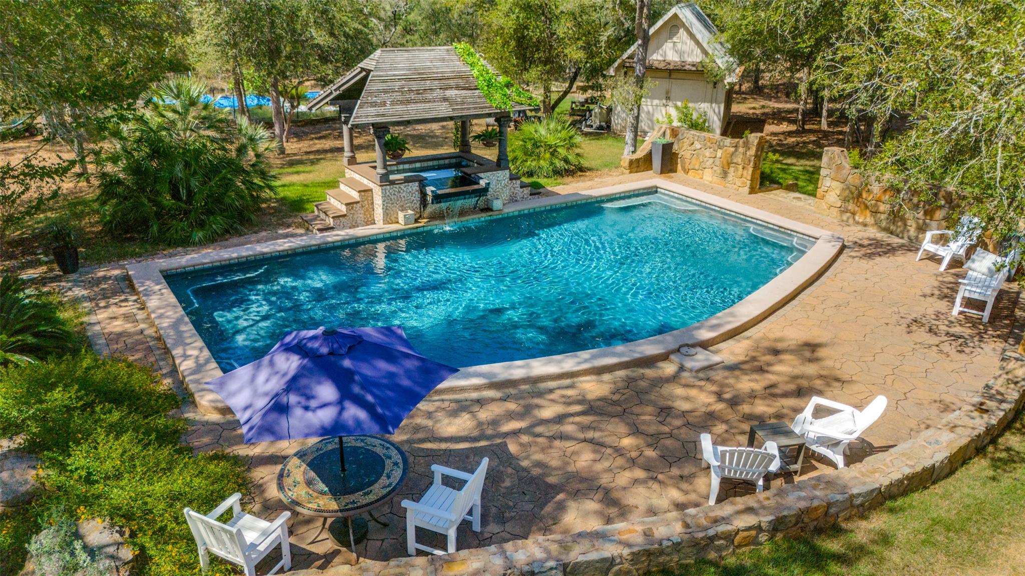 133 Concho Dr, Cedar Creek, TX 78612