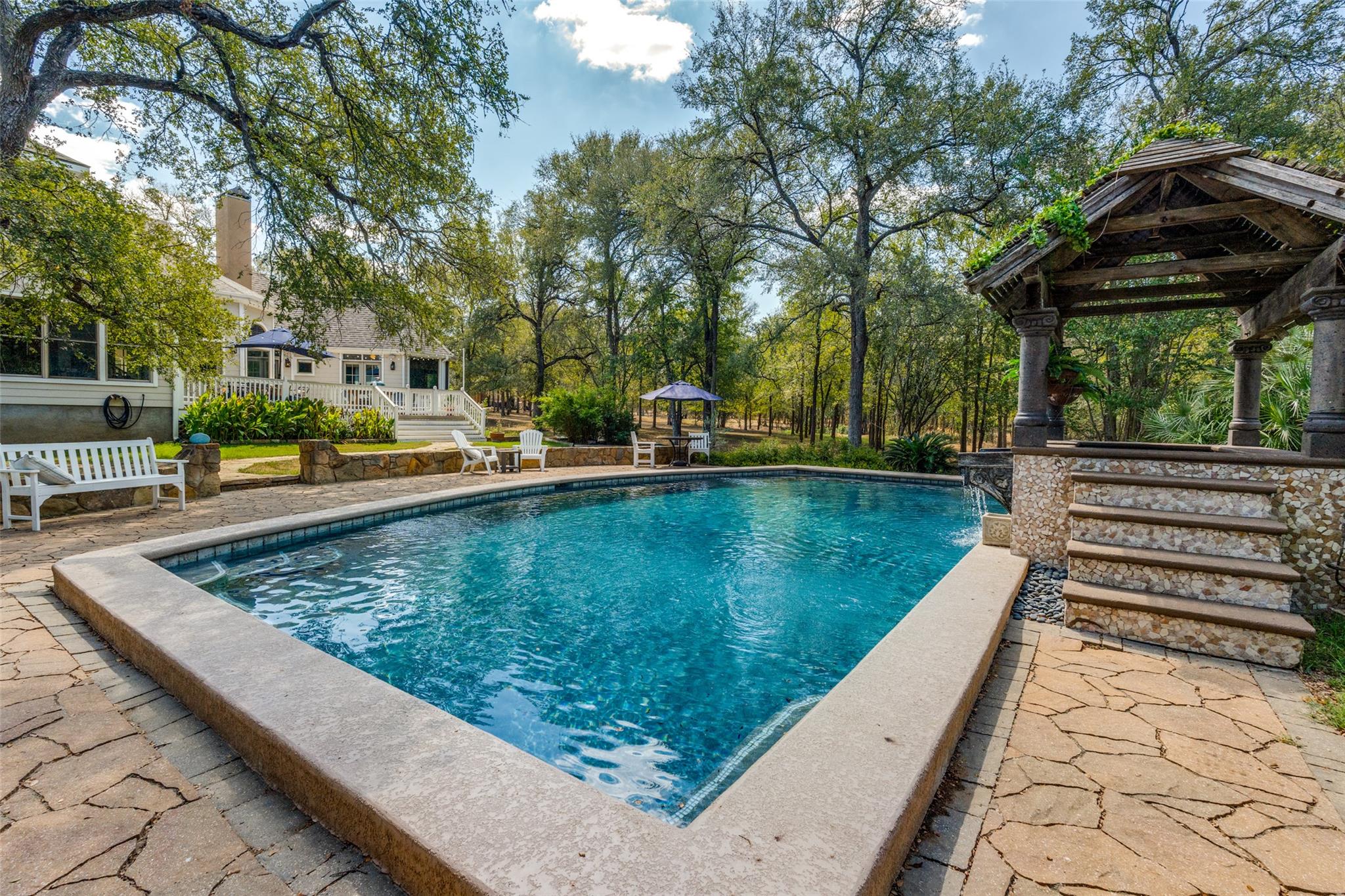 133 Concho Dr, Cedar Creek, TX 78612