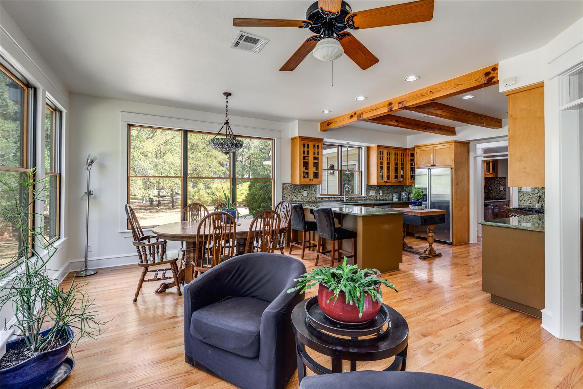 133 Concho Dr, Cedar Creek, TX 78612