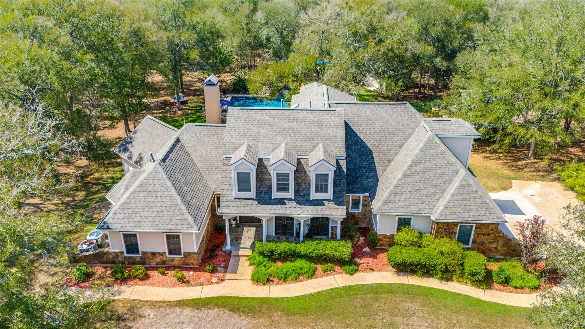 133 Concho Dr, Cedar Creek, TX 78612