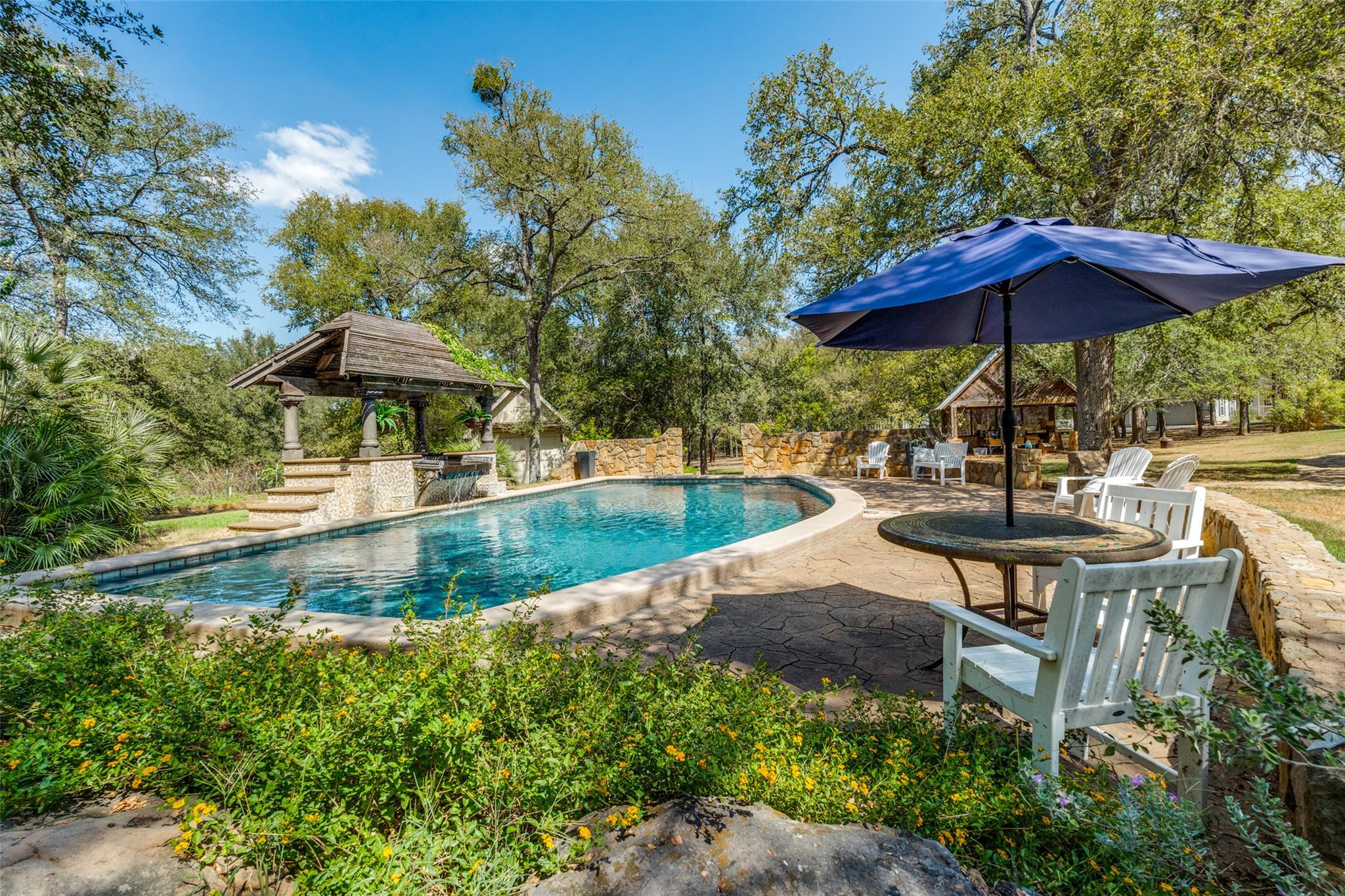 133 Concho Dr, Cedar Creek, TX 78612