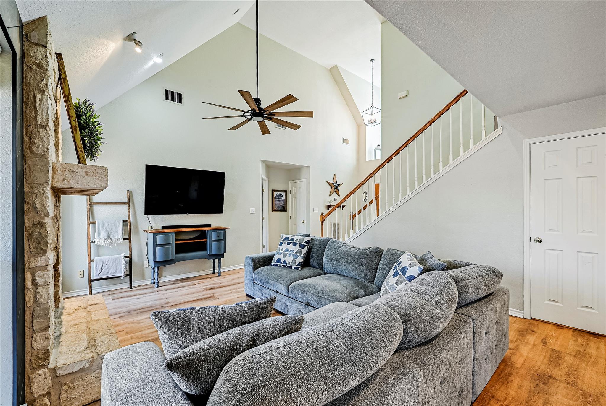 12 Deer Ridge Rd, Wimberley, TX 78676