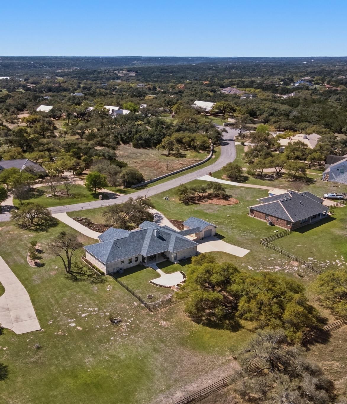 214 Trailmaster Cir, Driftwood, TX 78619