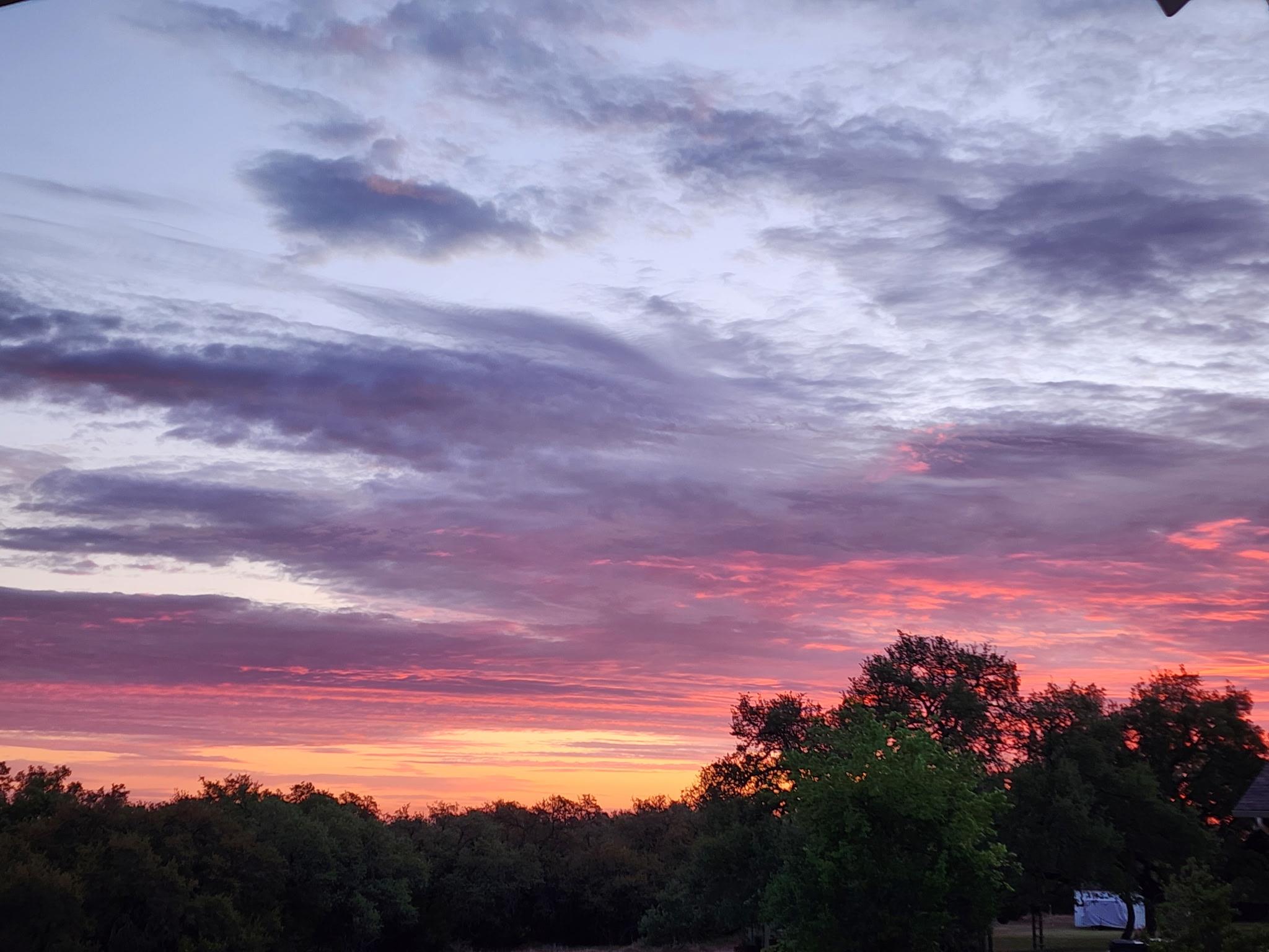 214 Trailmaster Cir, Driftwood, TX 78619