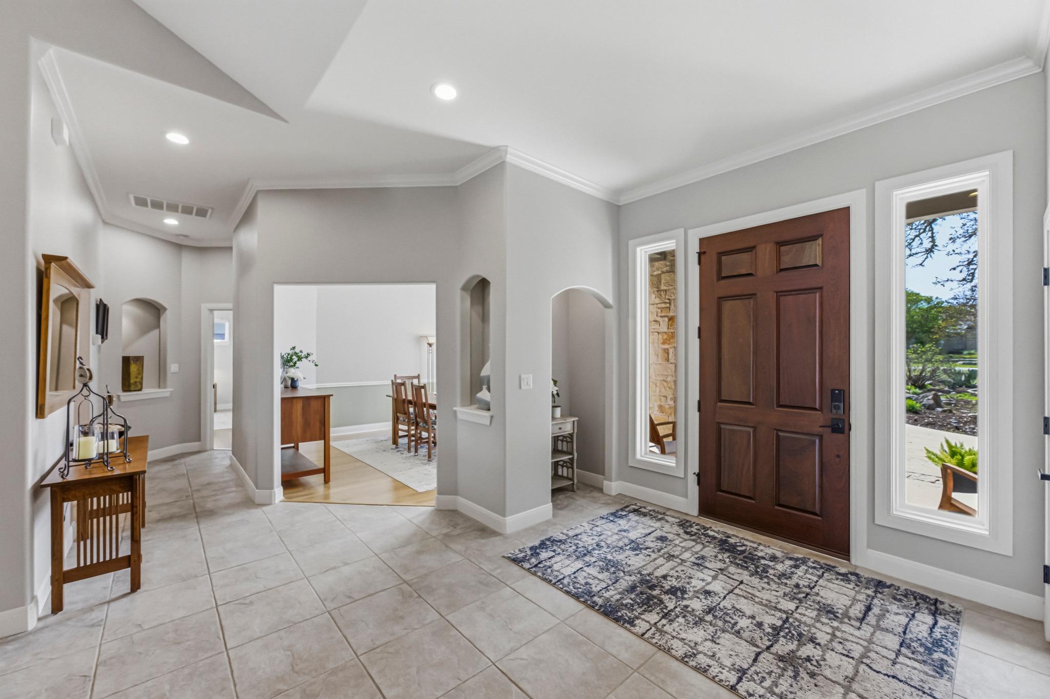 214 Trailmaster Cir, Driftwood, TX 78619