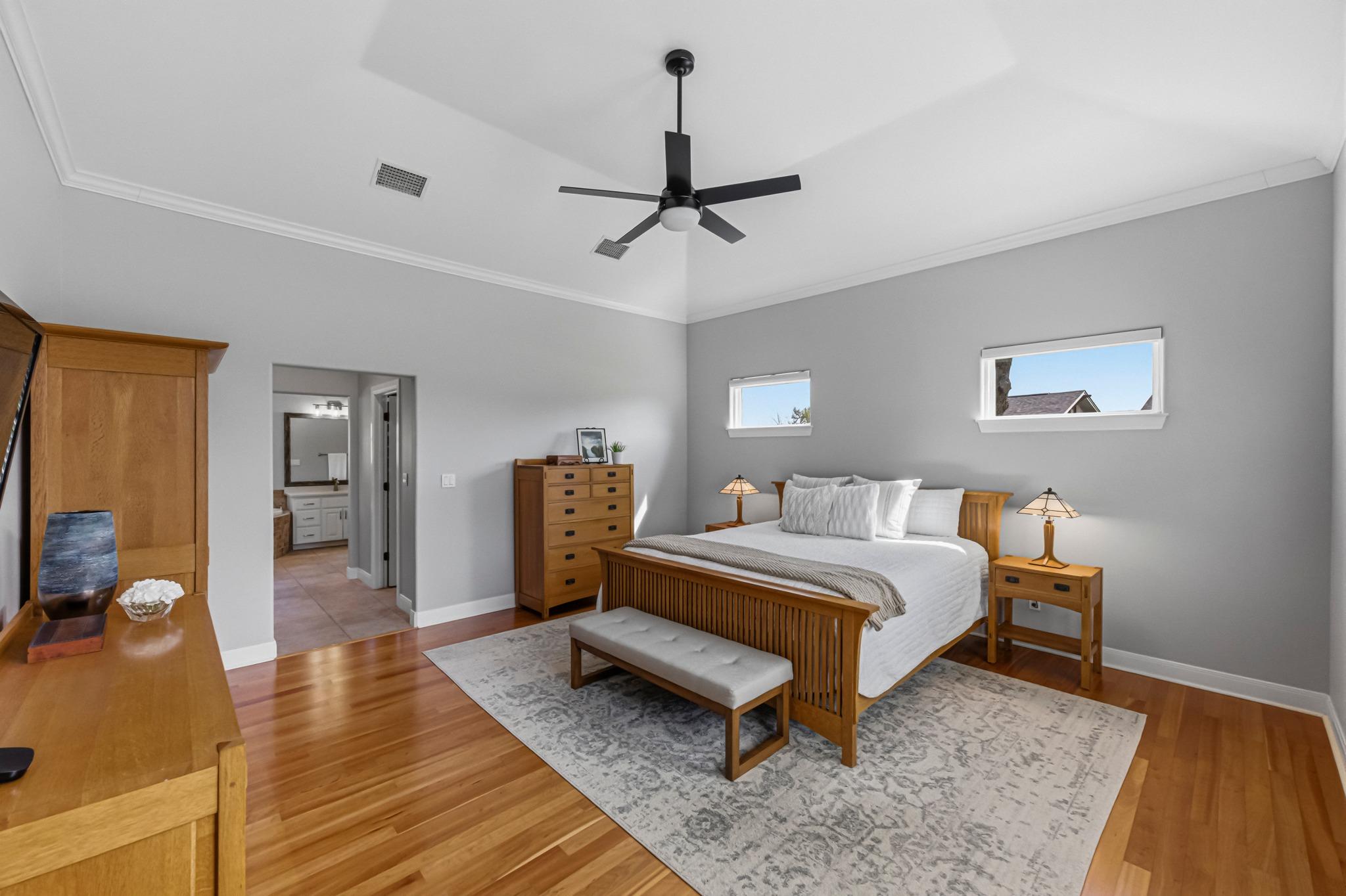 214 Trailmaster Cir, Driftwood, TX 78619