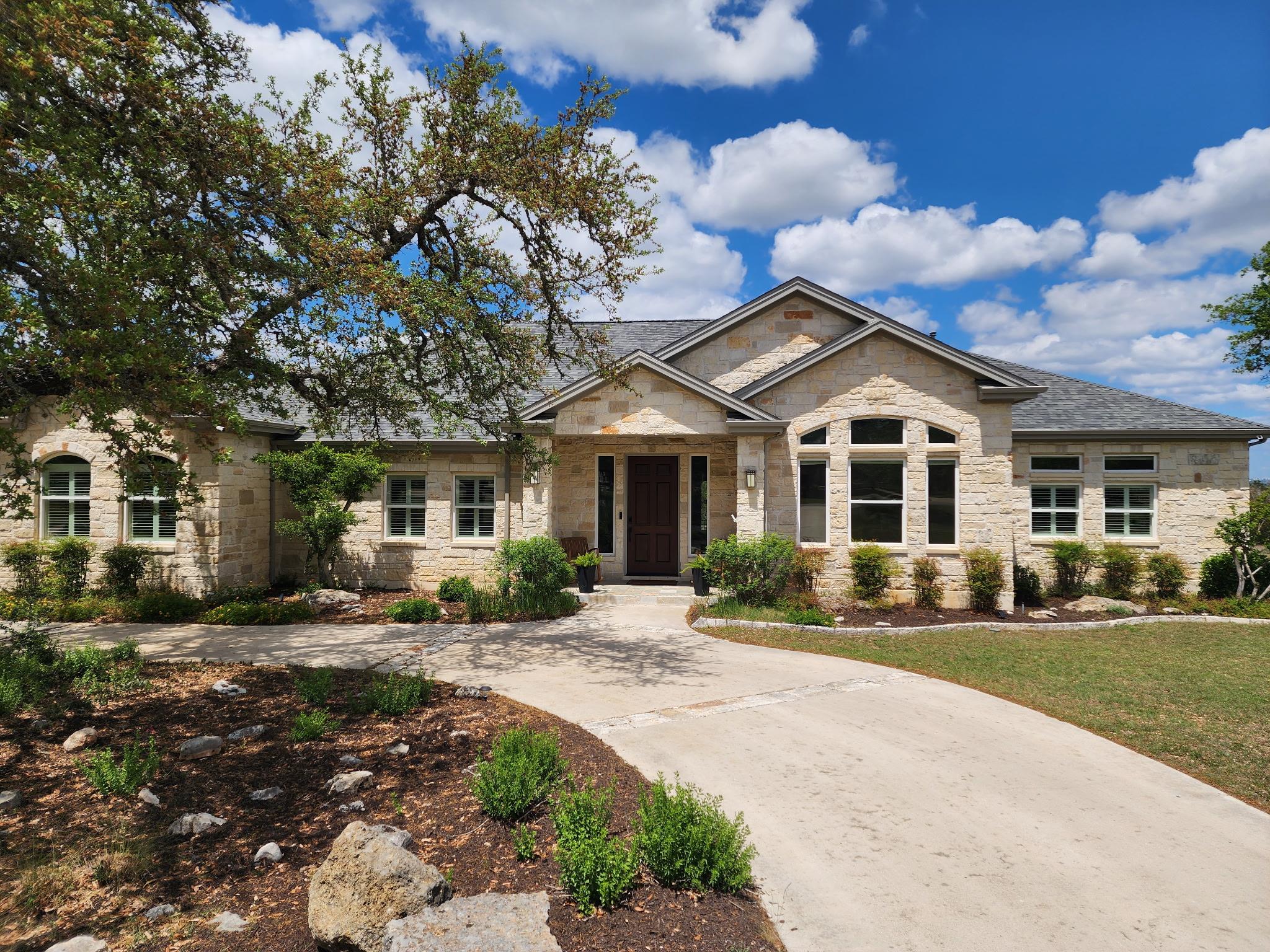 214 Trailmaster Cir, Driftwood, TX 78619
