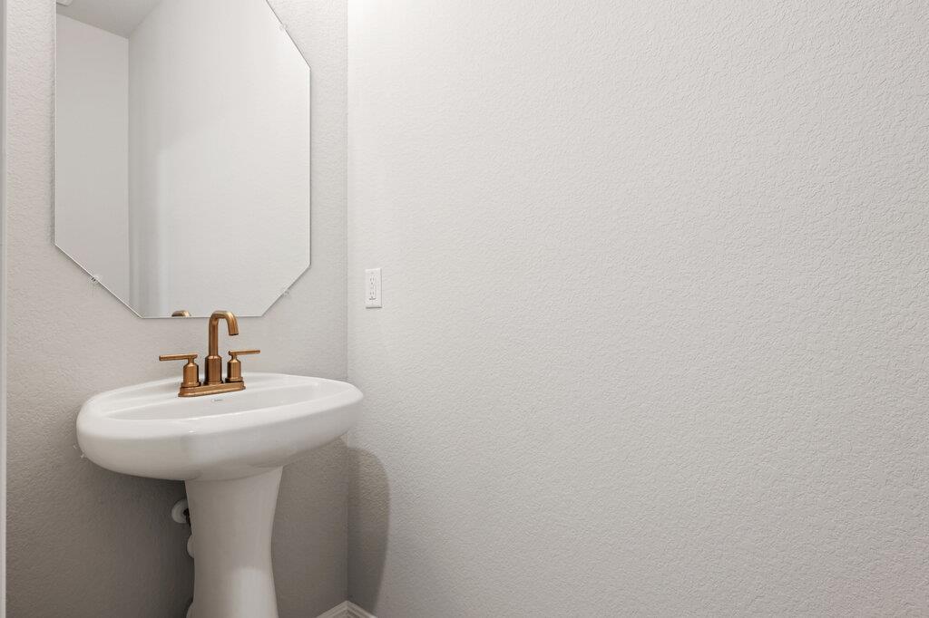 253 Ranier Way, Dripping Springs, TX 78620