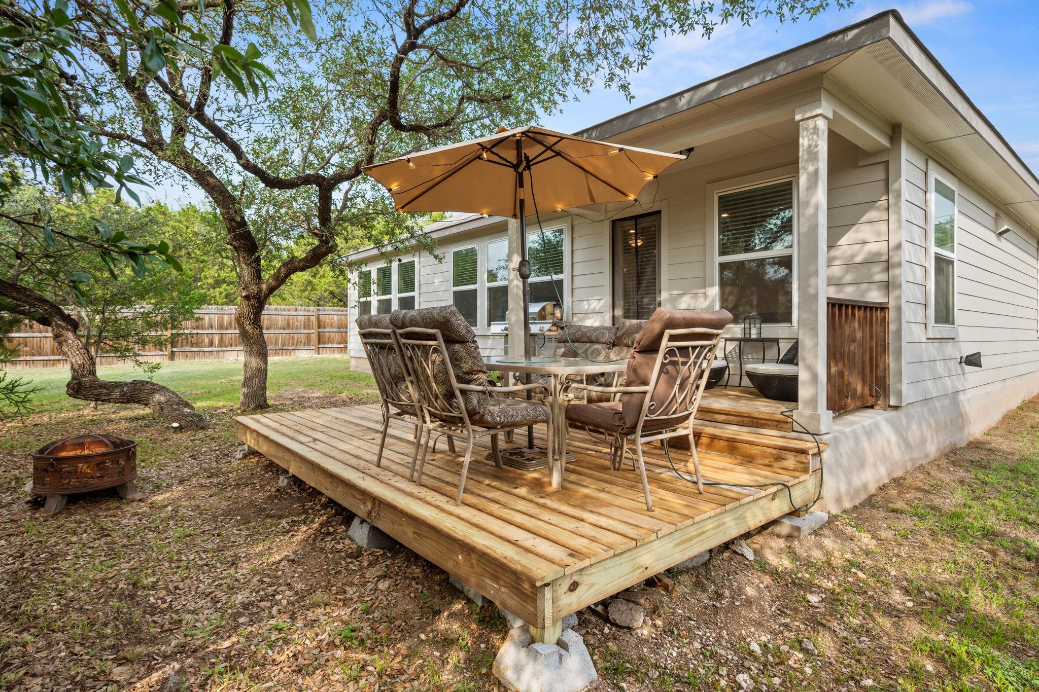 5302 Thunderbird St, Lago Vista, TX 78645