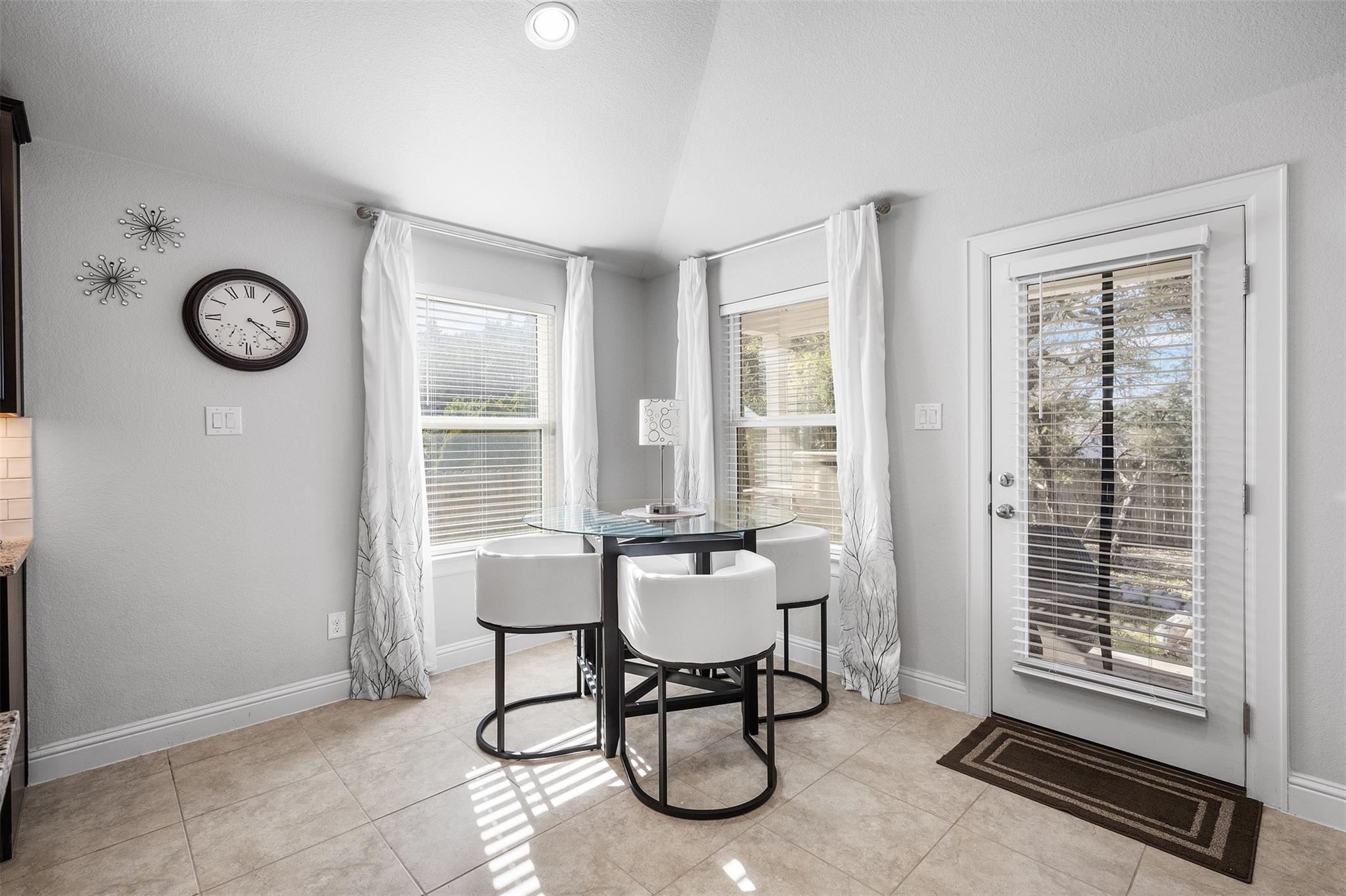 5302 Thunderbird St, Lago Vista, TX 78645