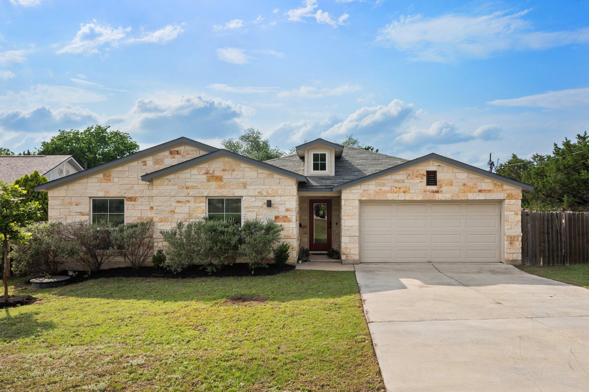 5302 Thunderbird St, Lago Vista, TX 78645