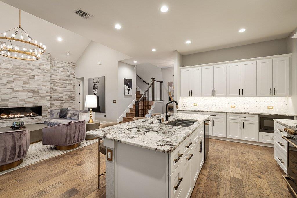 3018 Sunridge Dr # 8, Austin, TX 78741