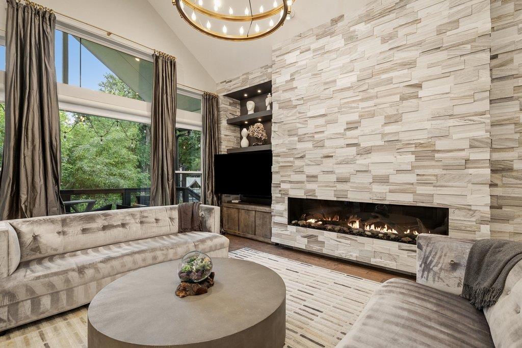 3018 Sunridge Dr # 8, Austin, TX 78741