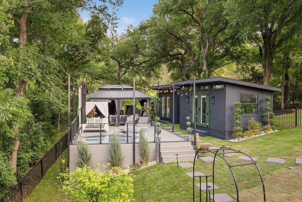 3018 Sunridge Dr # 8, Austin, TX 78741