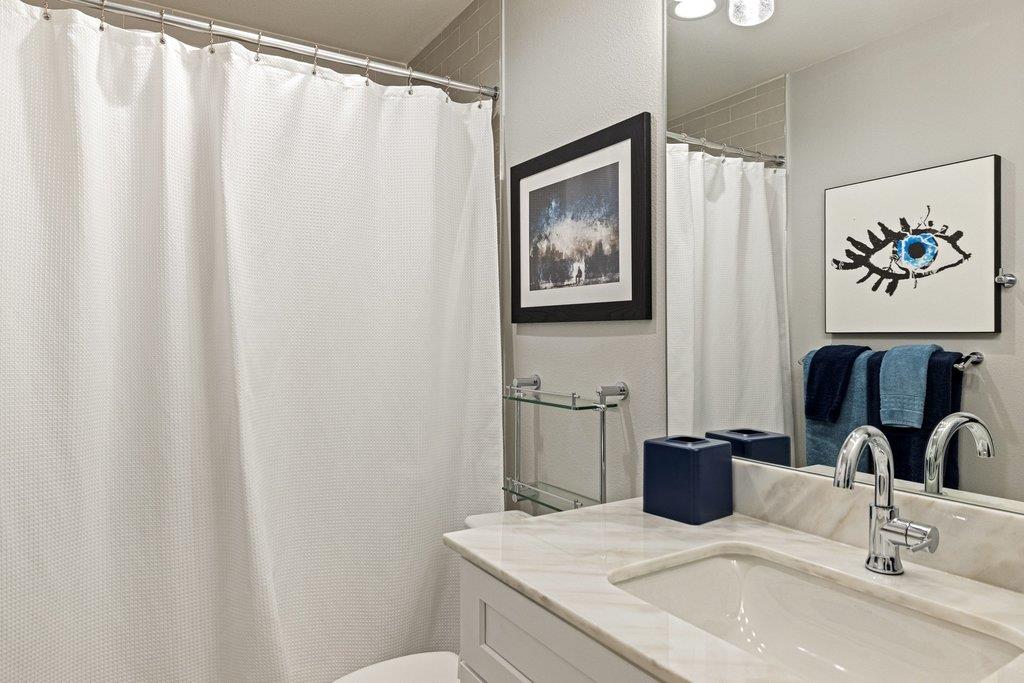 3018 Sunridge Dr # 8, Austin, TX 78741