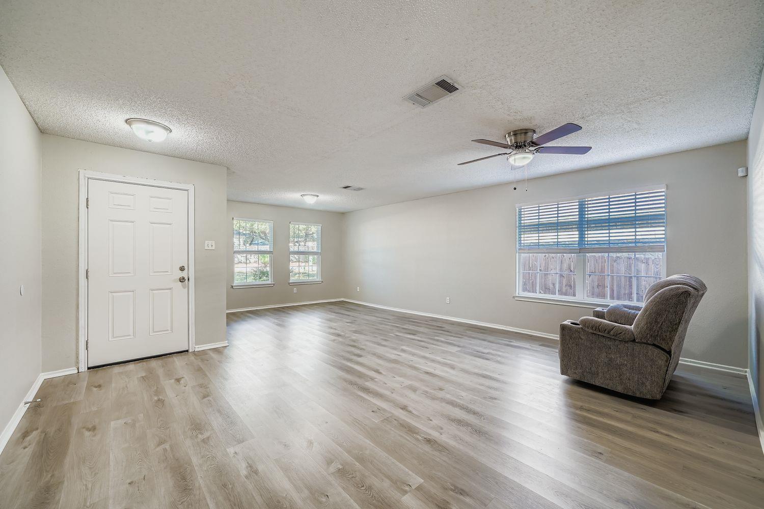 2100 Coachlamp Dr, Cedar Park, TX 78613