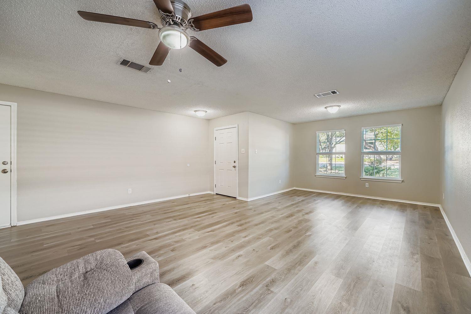 2100 Coachlamp Dr, Cedar Park, TX 78613