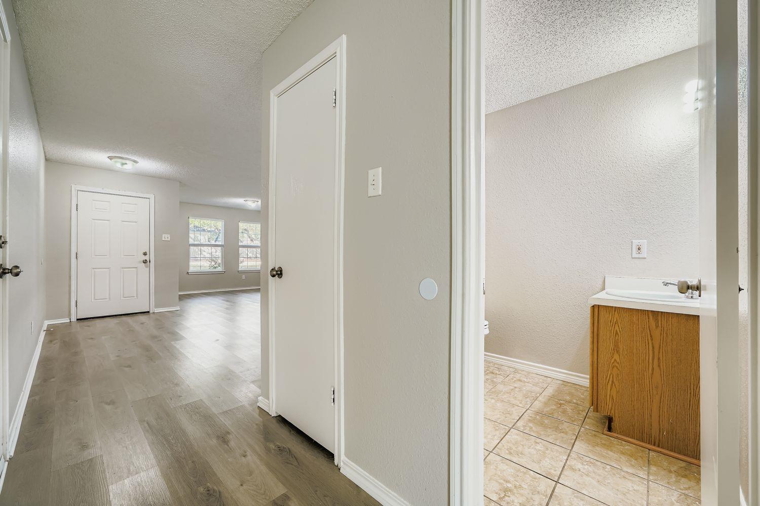 2100 Coachlamp Dr, Cedar Park, TX 78613