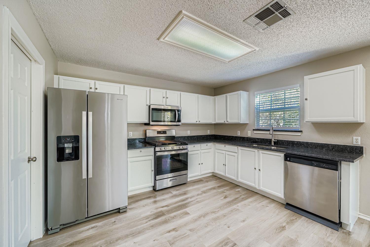 2100 Coachlamp Dr, Cedar Park, TX 78613