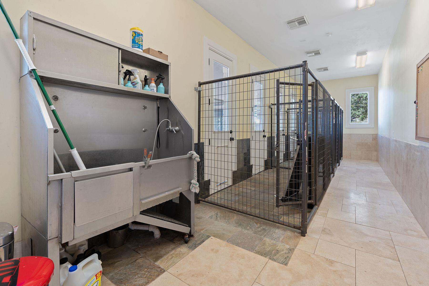 10601 Hill Dr, Leander, TX 78641