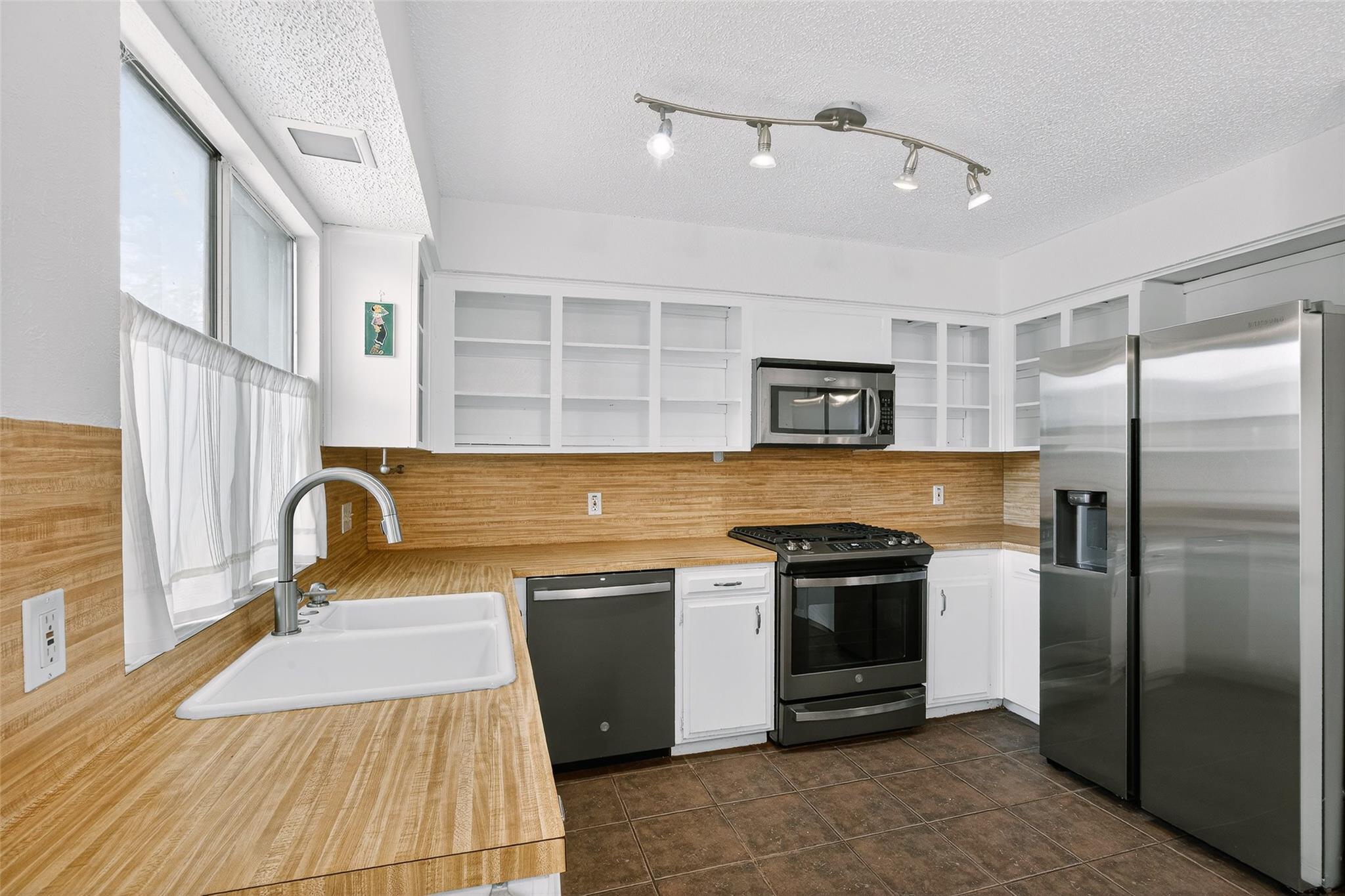 7025 Crosswood Dr, Austin, TX 78745