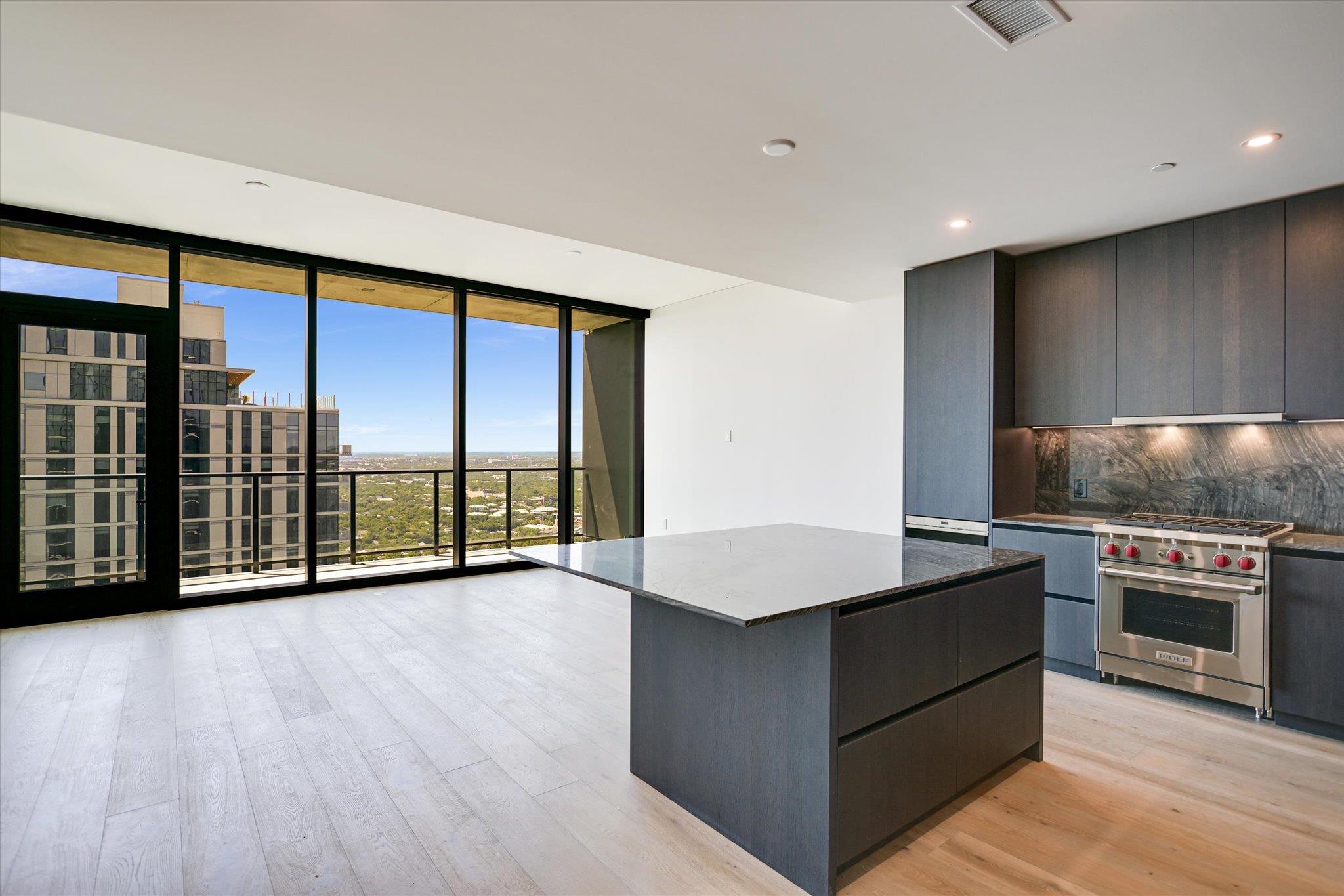 610 Davis St # 4502, Austin, TX 78701