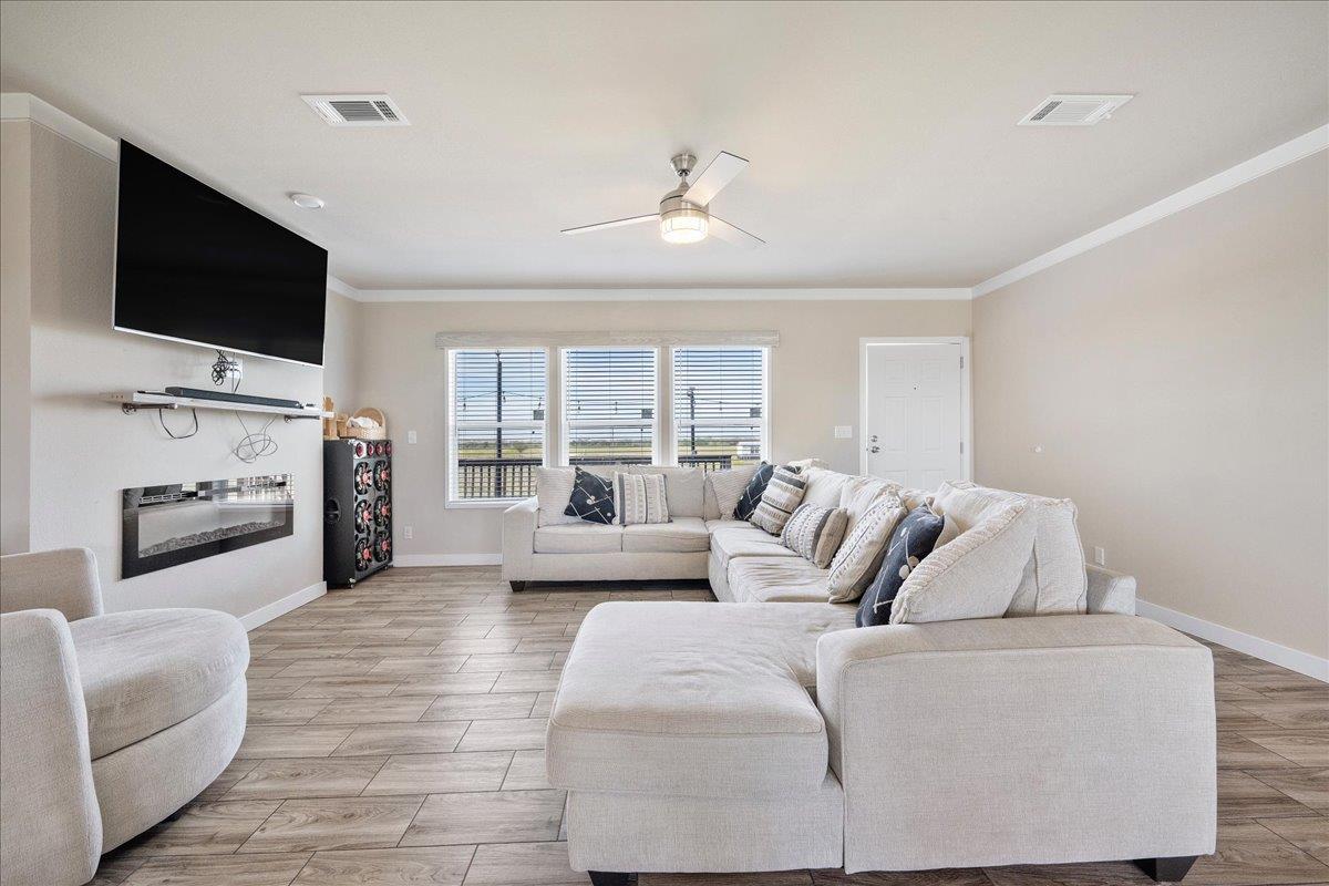 430 County Road 451, Coupland, TX 78615