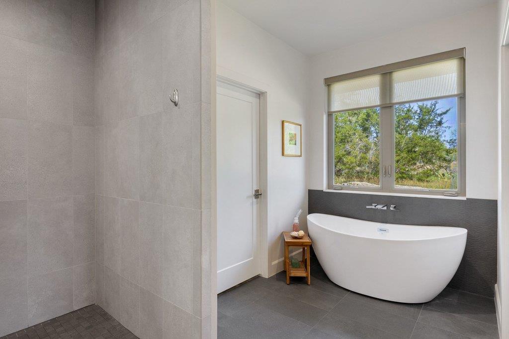 405 Spicewood Trails Dr, Spicewood, TX 78669