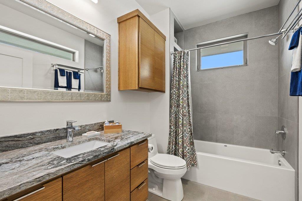 405 Spicewood Trails Dr, Spicewood, TX 78669