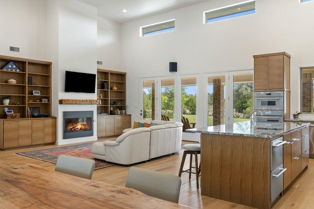 405 Spicewood Trails Dr, Spicewood, TX 78669