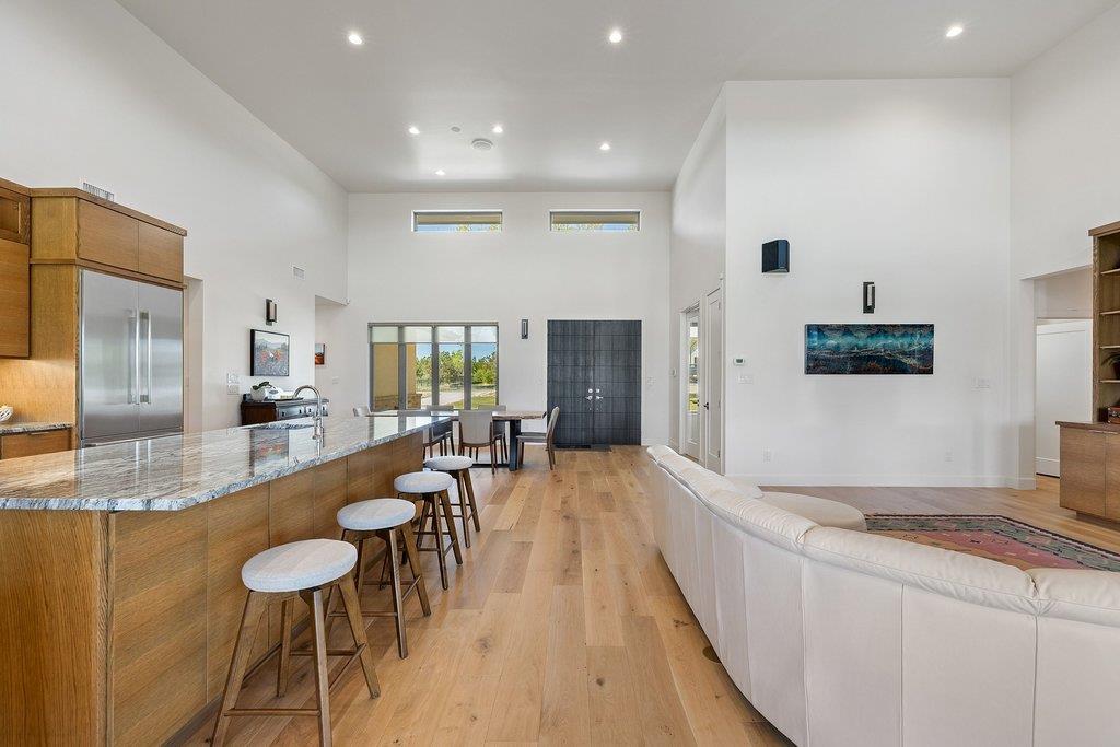 405 Spicewood Trails Dr, Spicewood, TX 78669