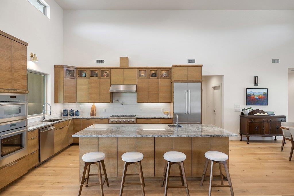 405 Spicewood Trails Dr, Spicewood, TX 78669