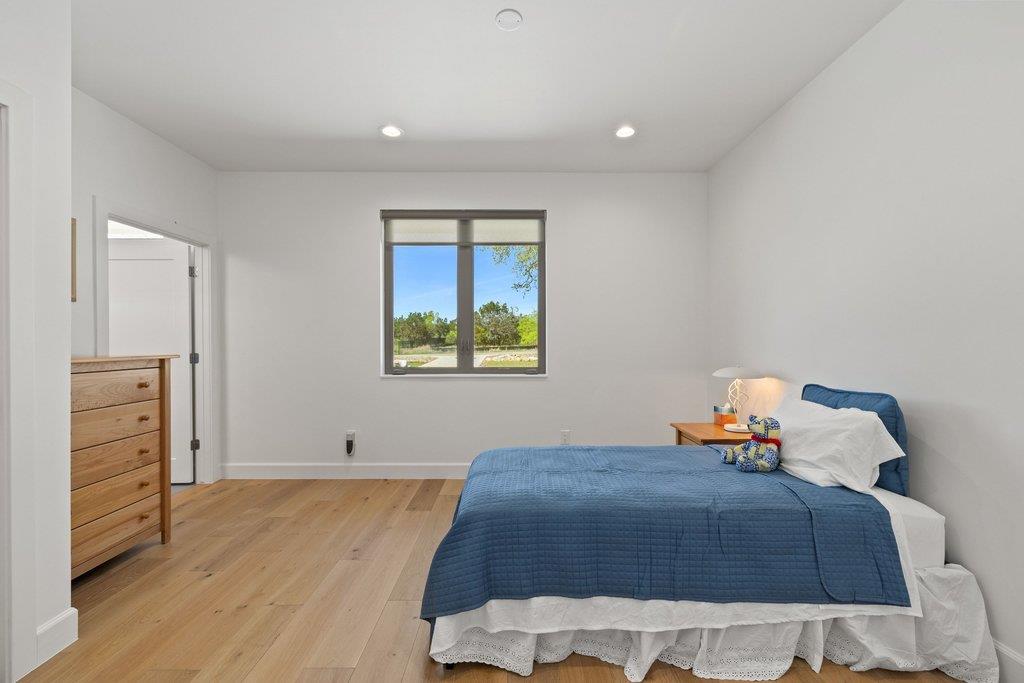 405 Spicewood Trails Dr, Spicewood, TX 78669