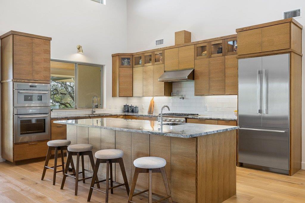 405 Spicewood Trails Dr, Spicewood, TX 78669