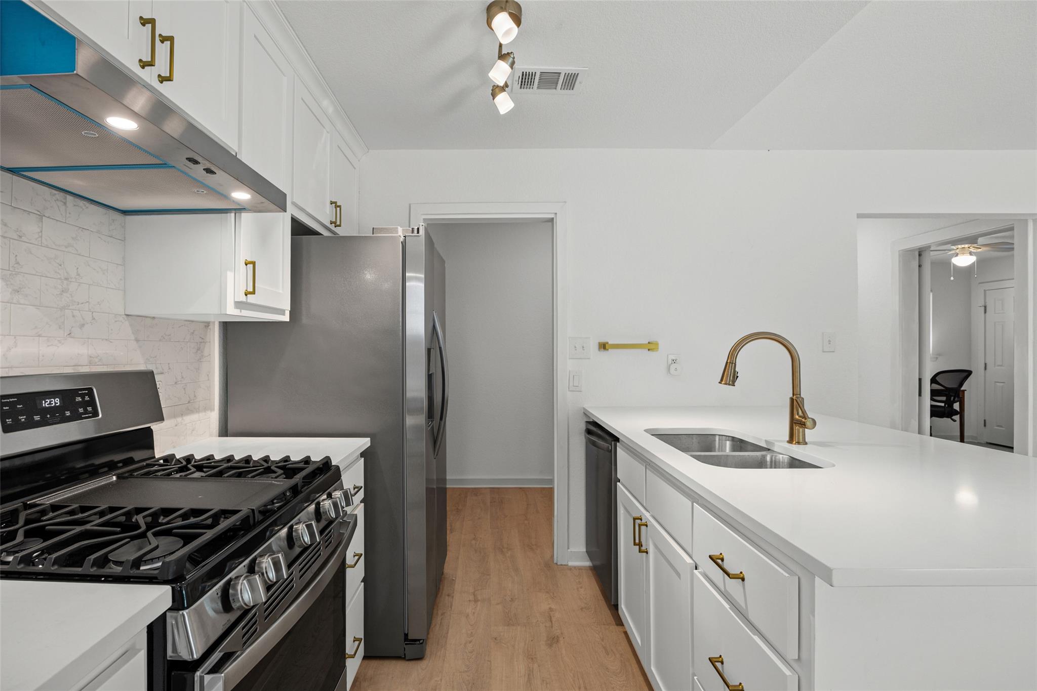 5500 Stuart Cir, Austin, TX 78721