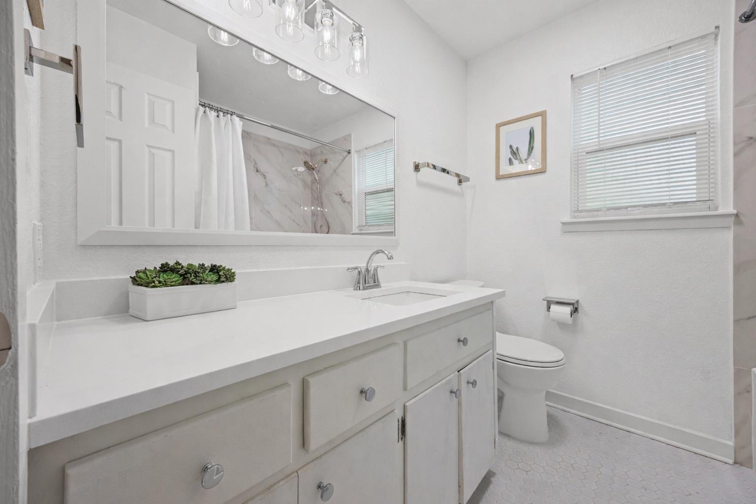 5500 Stuart Cir, Austin, TX 78721