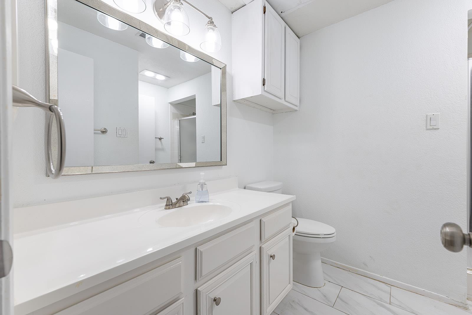 806 W 24th St # 210, Austin, TX 78705