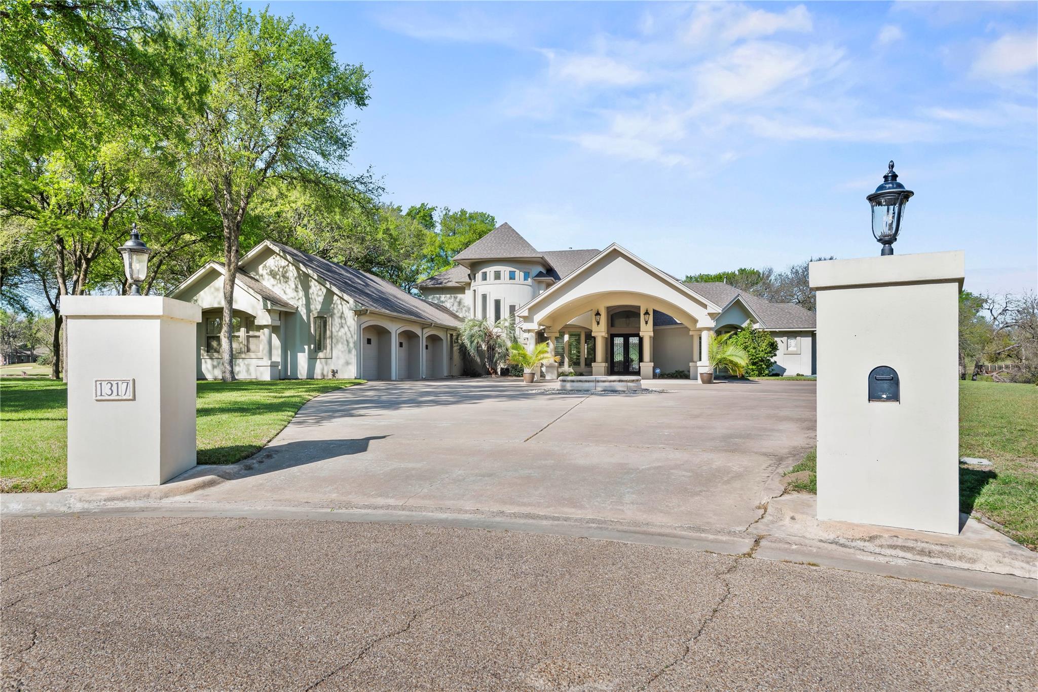 1317 Jack Nicklaus Cir, Salado, TX 76571