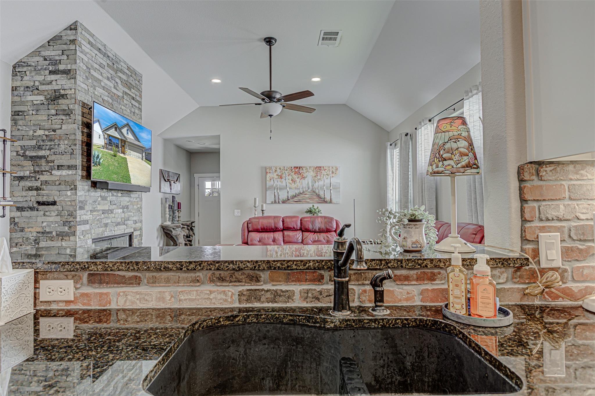 433 Dove Trl, Bertram, TX 78605