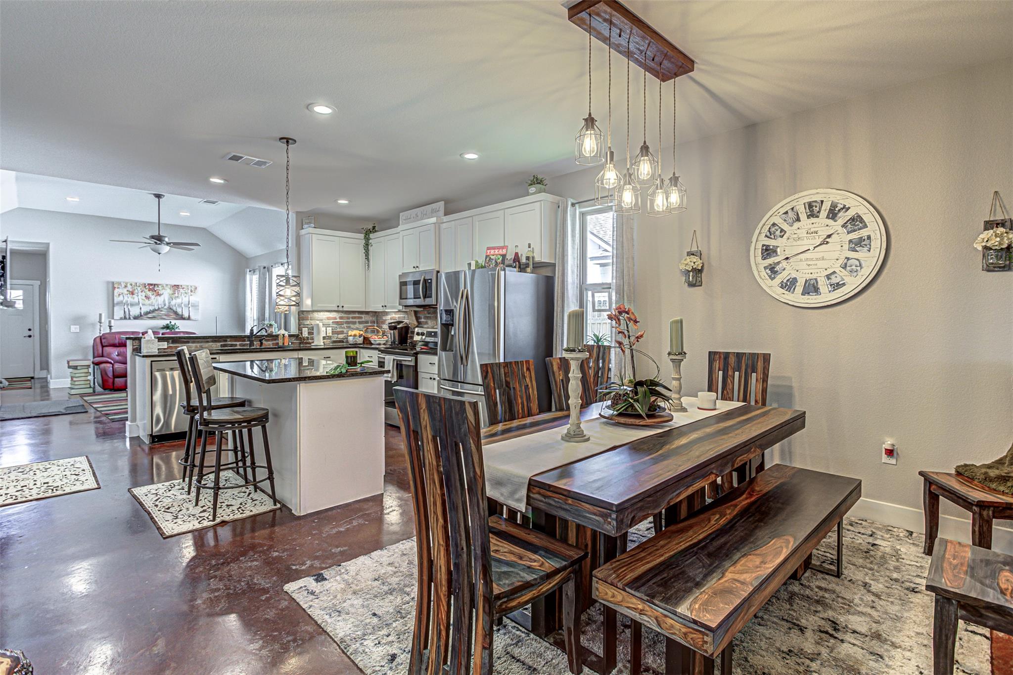 433 Dove Trl, Bertram, TX 78605