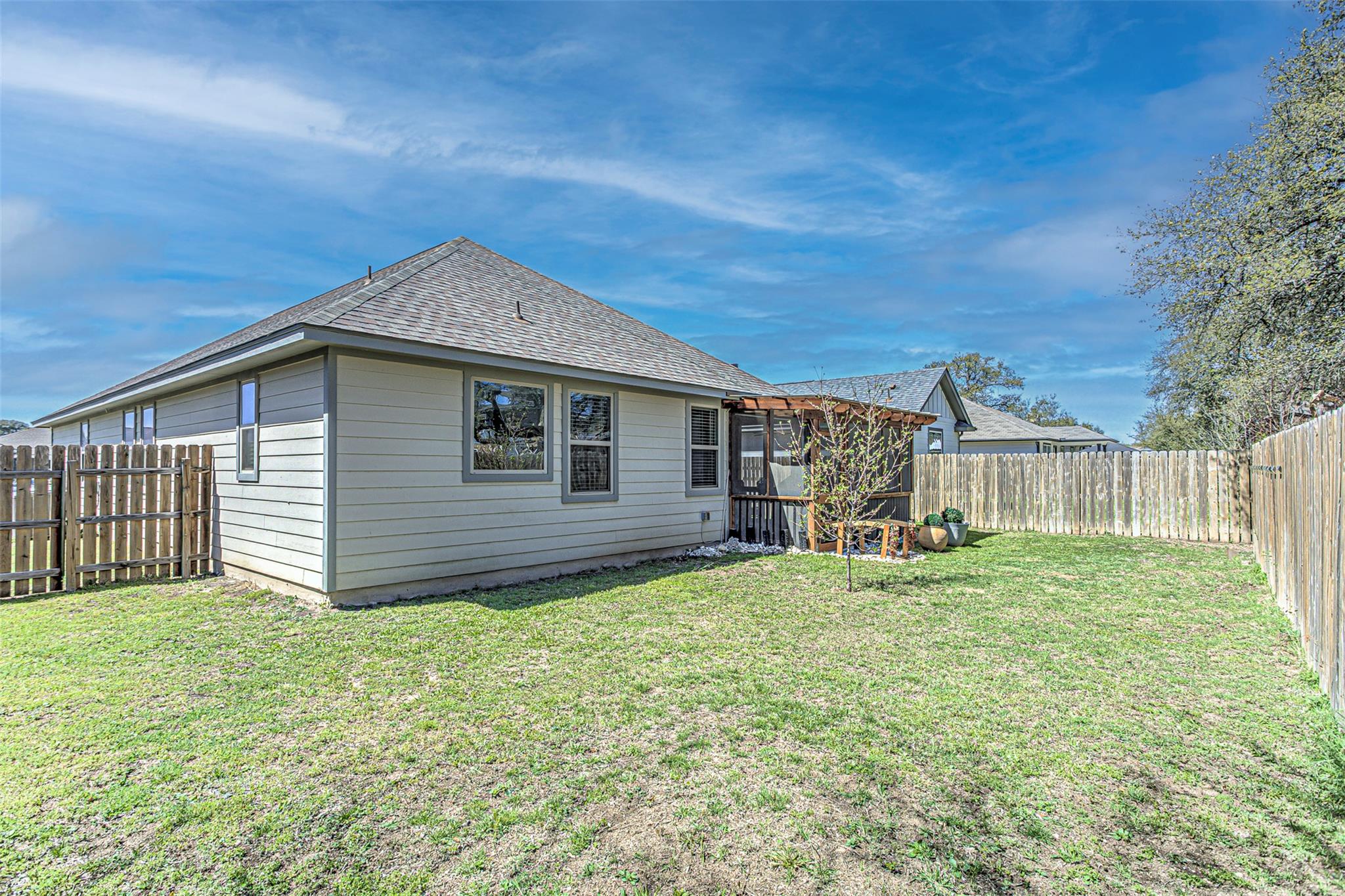 433 Dove Trl, Bertram, TX 78605