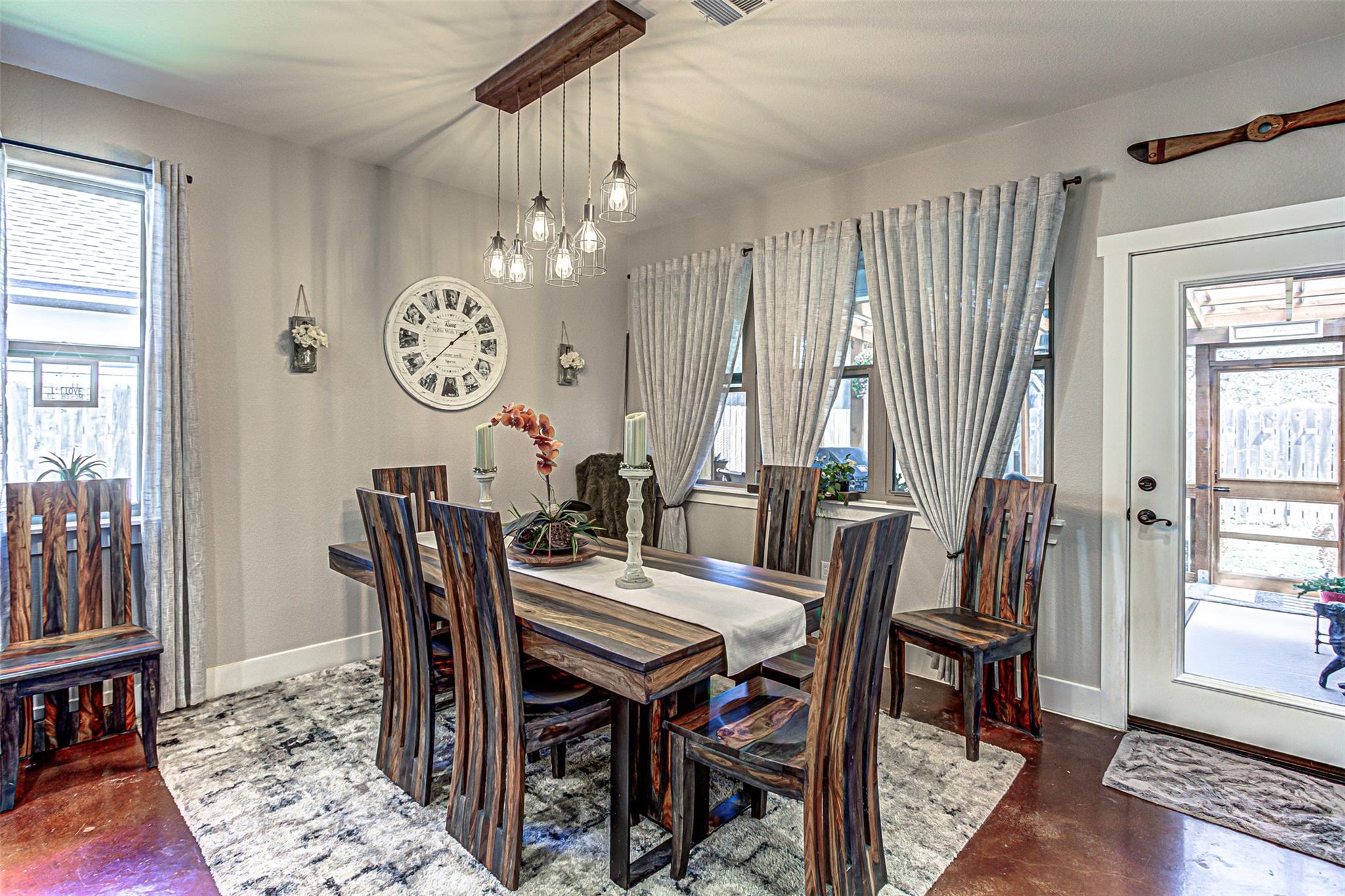 433 Dove Trl, Bertram, TX 78605