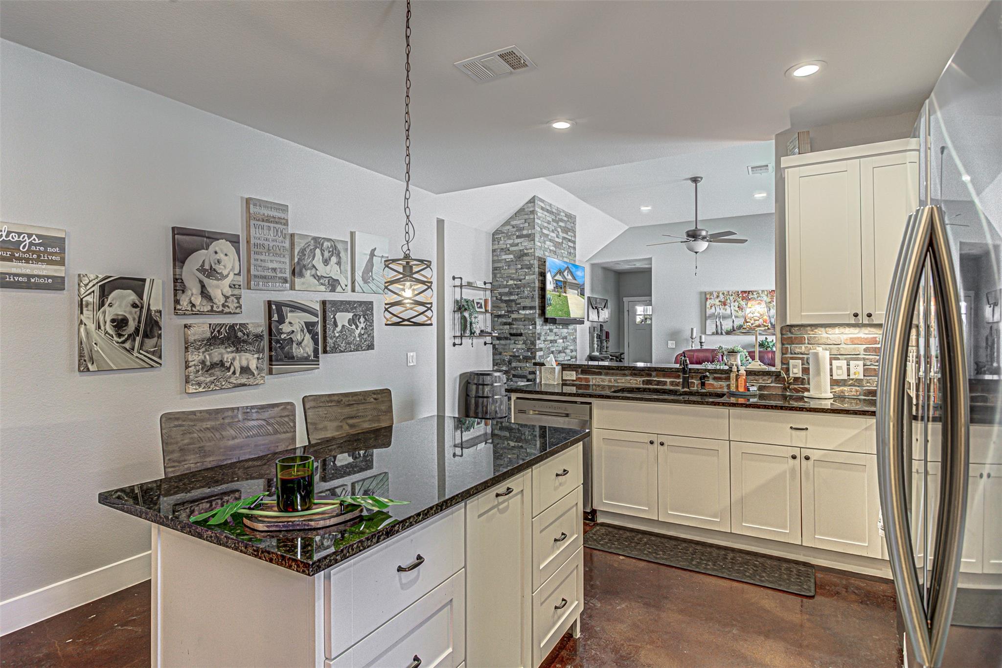 433 Dove Trl, Bertram, TX 78605