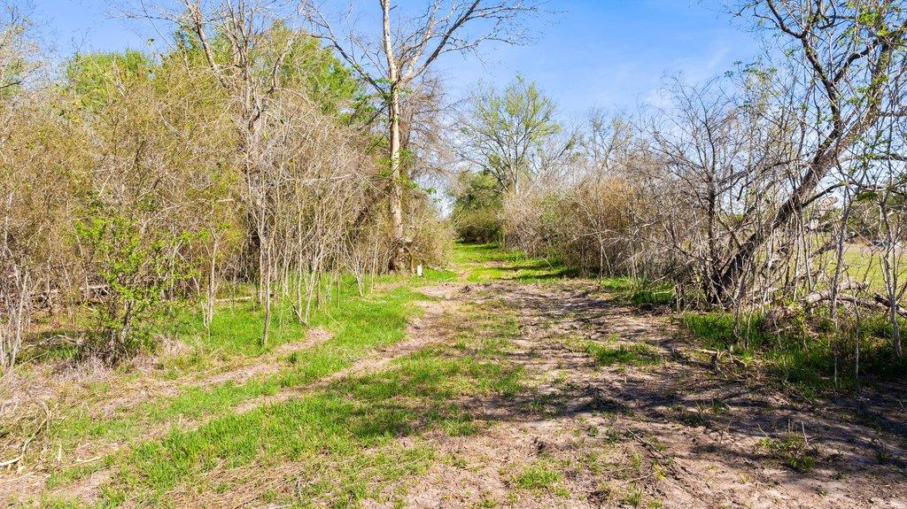 8530 FM 153, La Grange, TX 78945