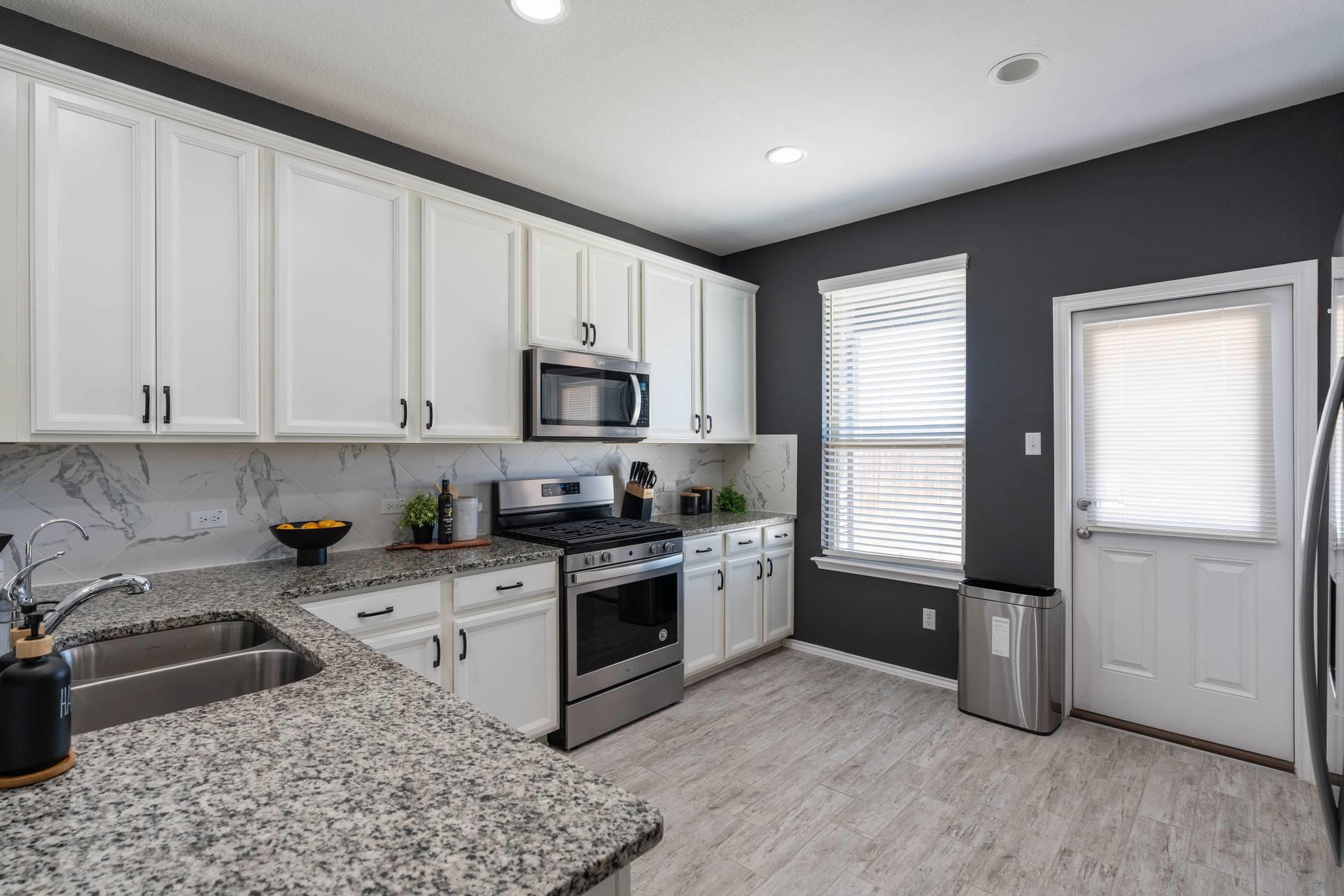 265 La Dera Dr, Liberty Hill, TX 78642