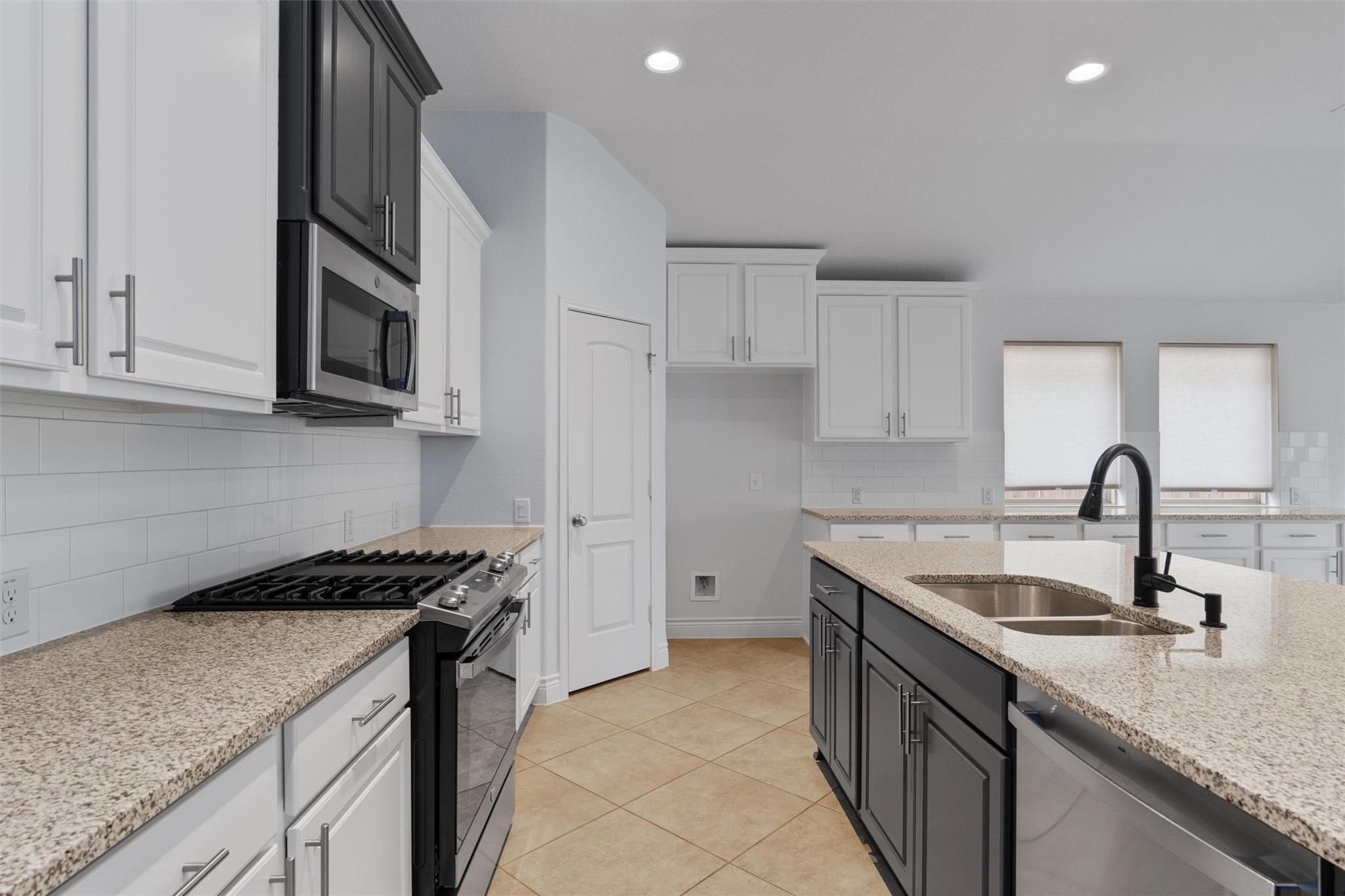 217 Serrano St, Georgetown, TX 78628
