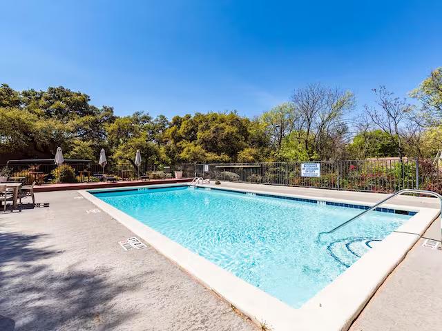 743 E Oltorf St # 201, Austin, TX 78704